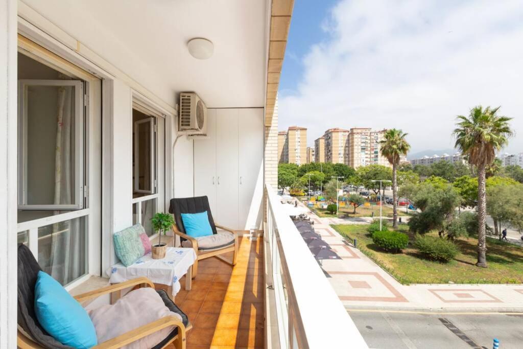 Playa Huelin Apartamento Lägenhet Málaga Exteriör bild